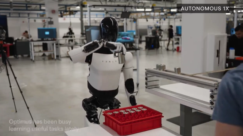 特斯拉机器人“进厂打工”